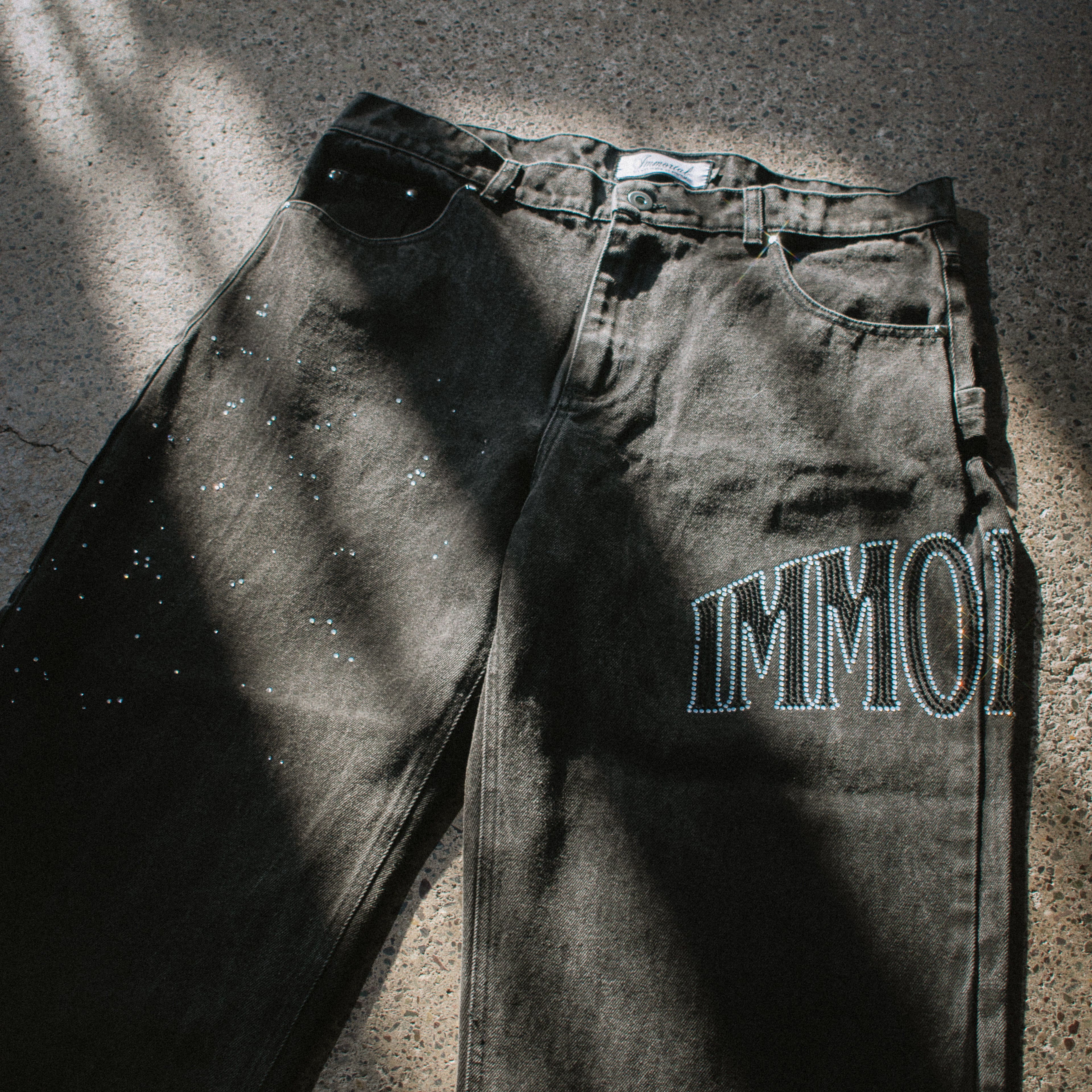 CRYSTALS BLACKVENOM BAGGY JEANS L